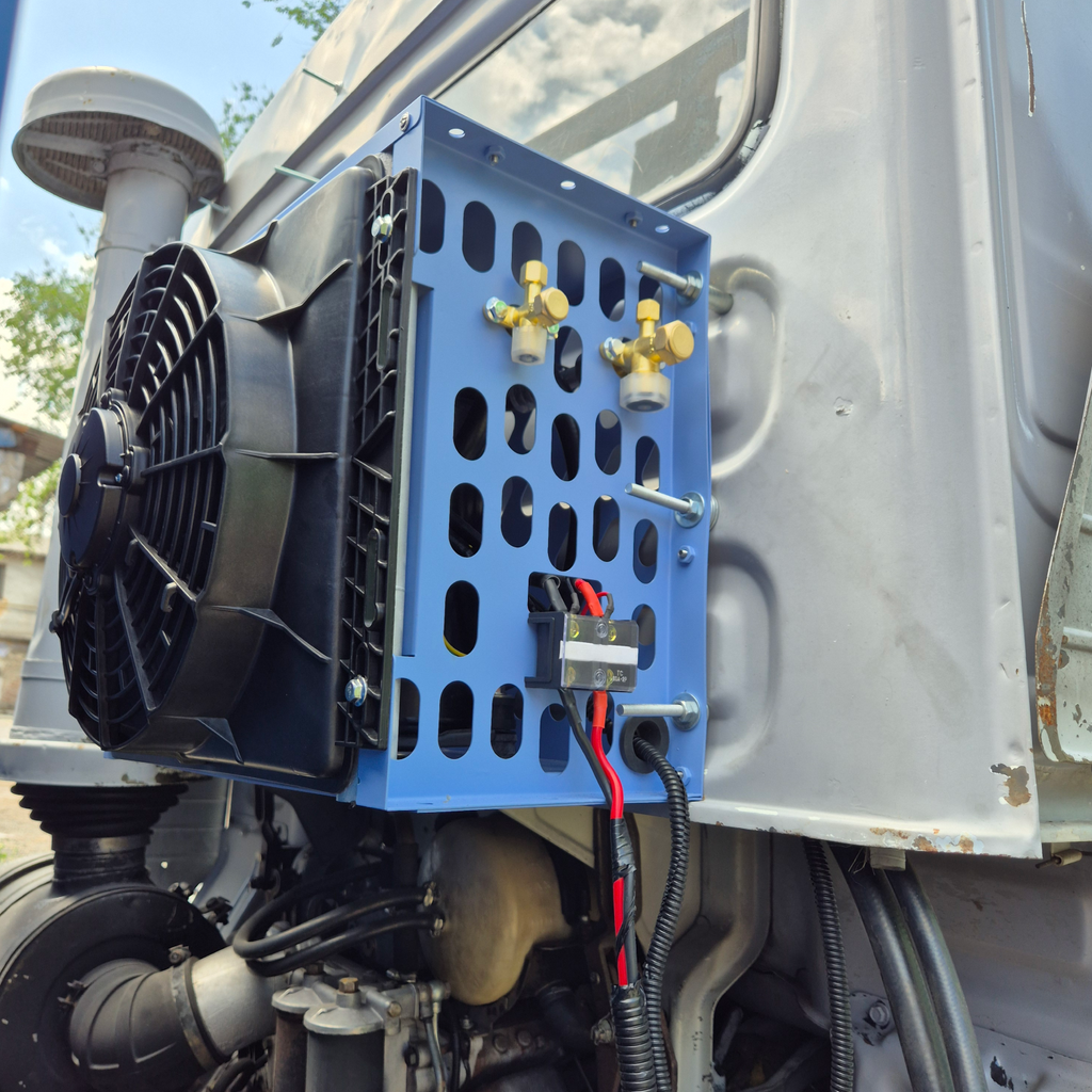 Karlesk G1-R outdoor unit installed on a truck cab